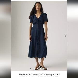 Levi's Sarina Short Sleeve Midi Dress